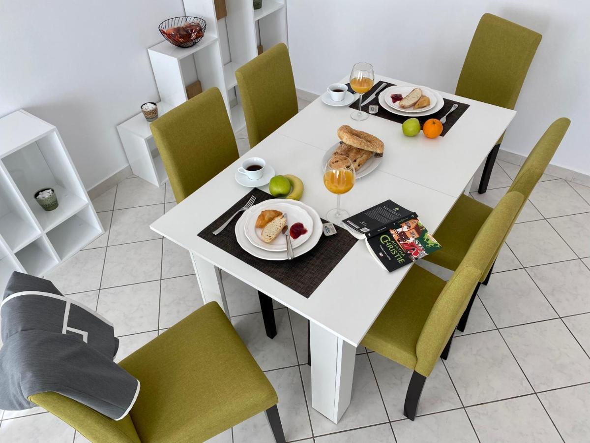 Porta Modern And Hospitable *