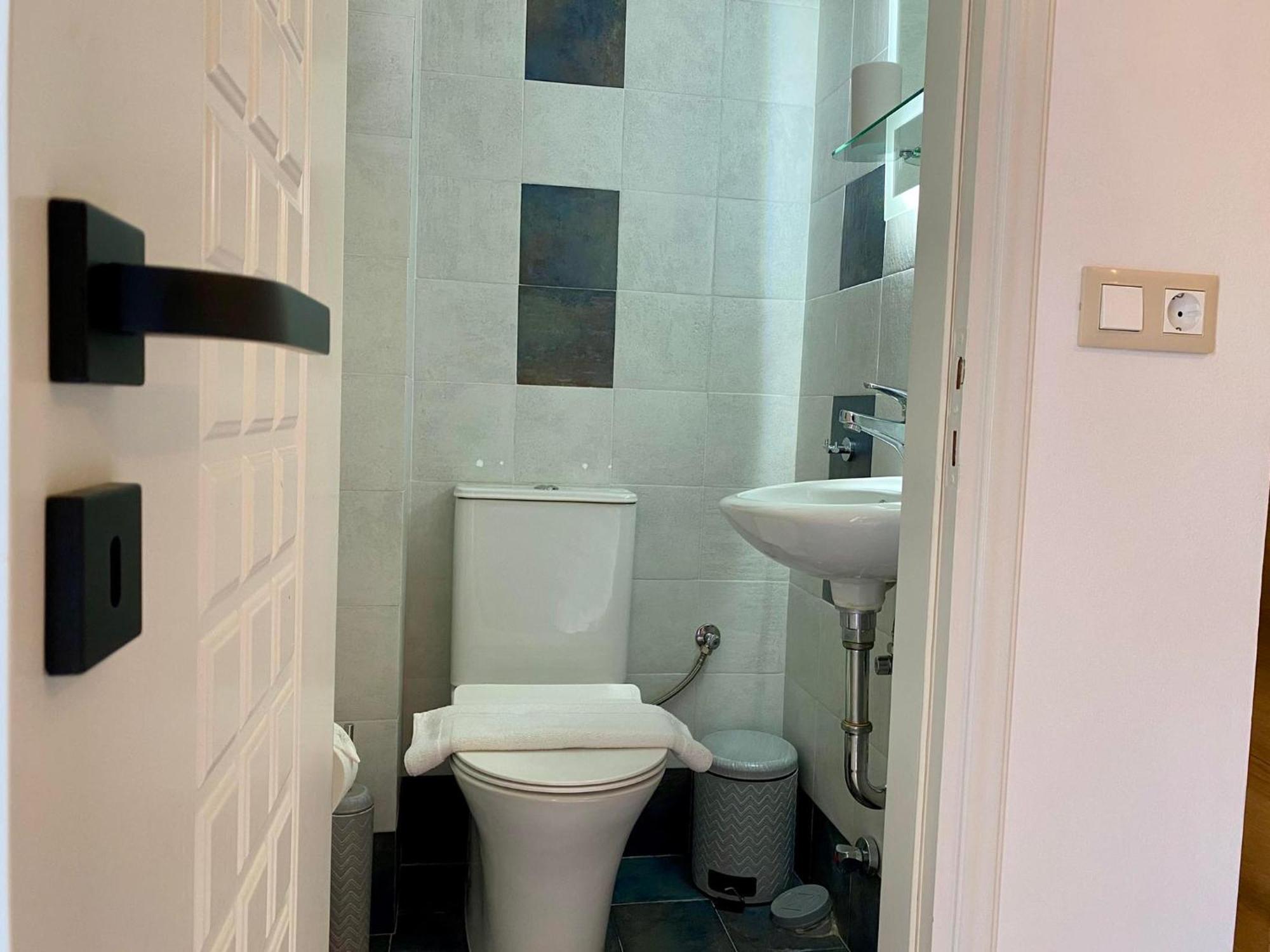 Porta Modern And Hospitable
